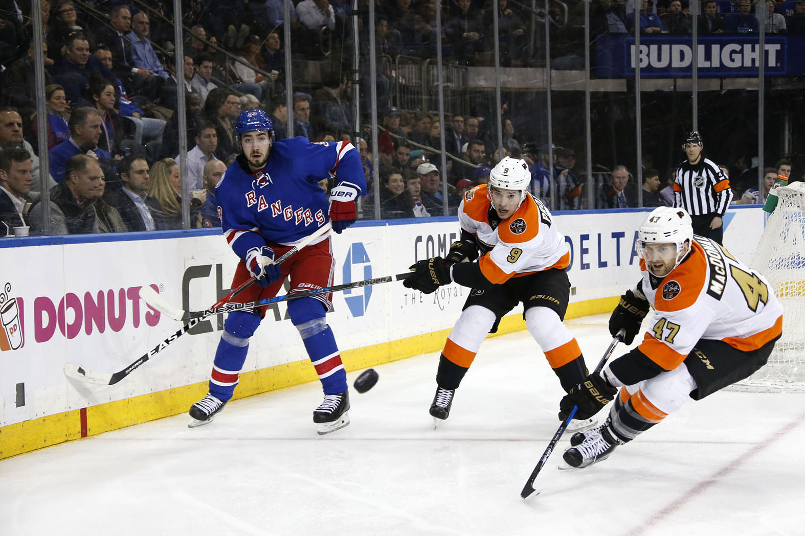 January 25, 2017: The New York Rangers face the Philadelphia Flyers at Madison Square Garden in New York City.