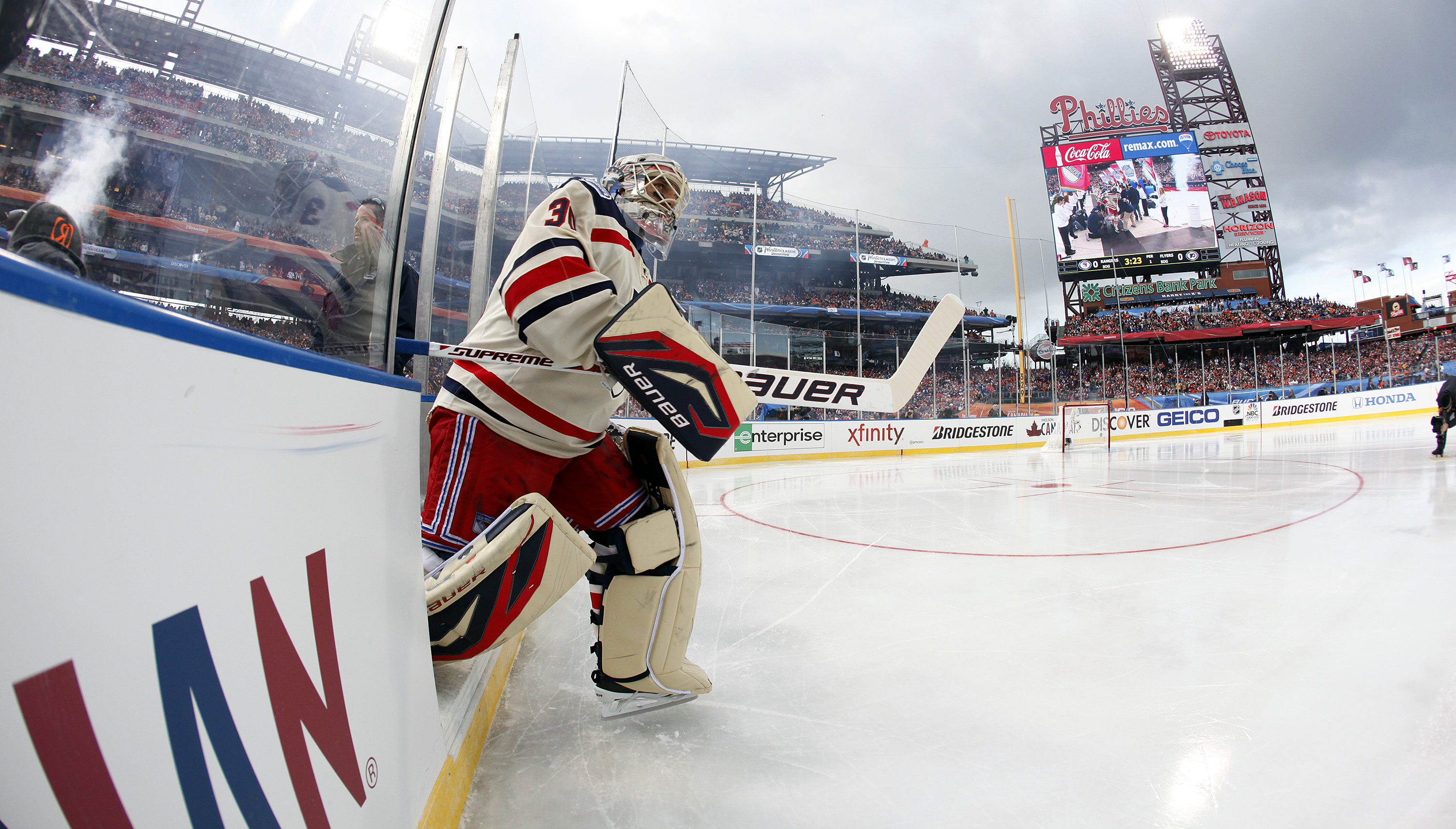 outdoor hockey nhl