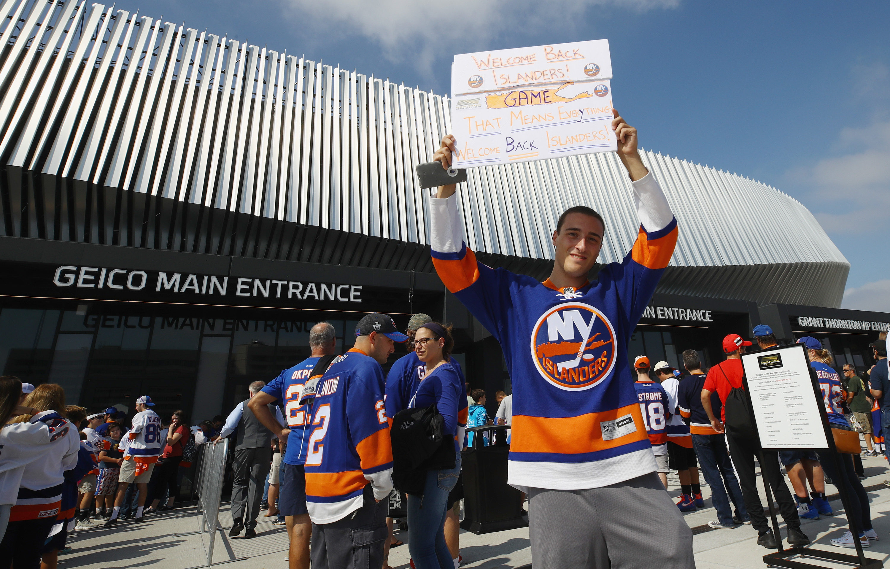 islanders jersey off the back