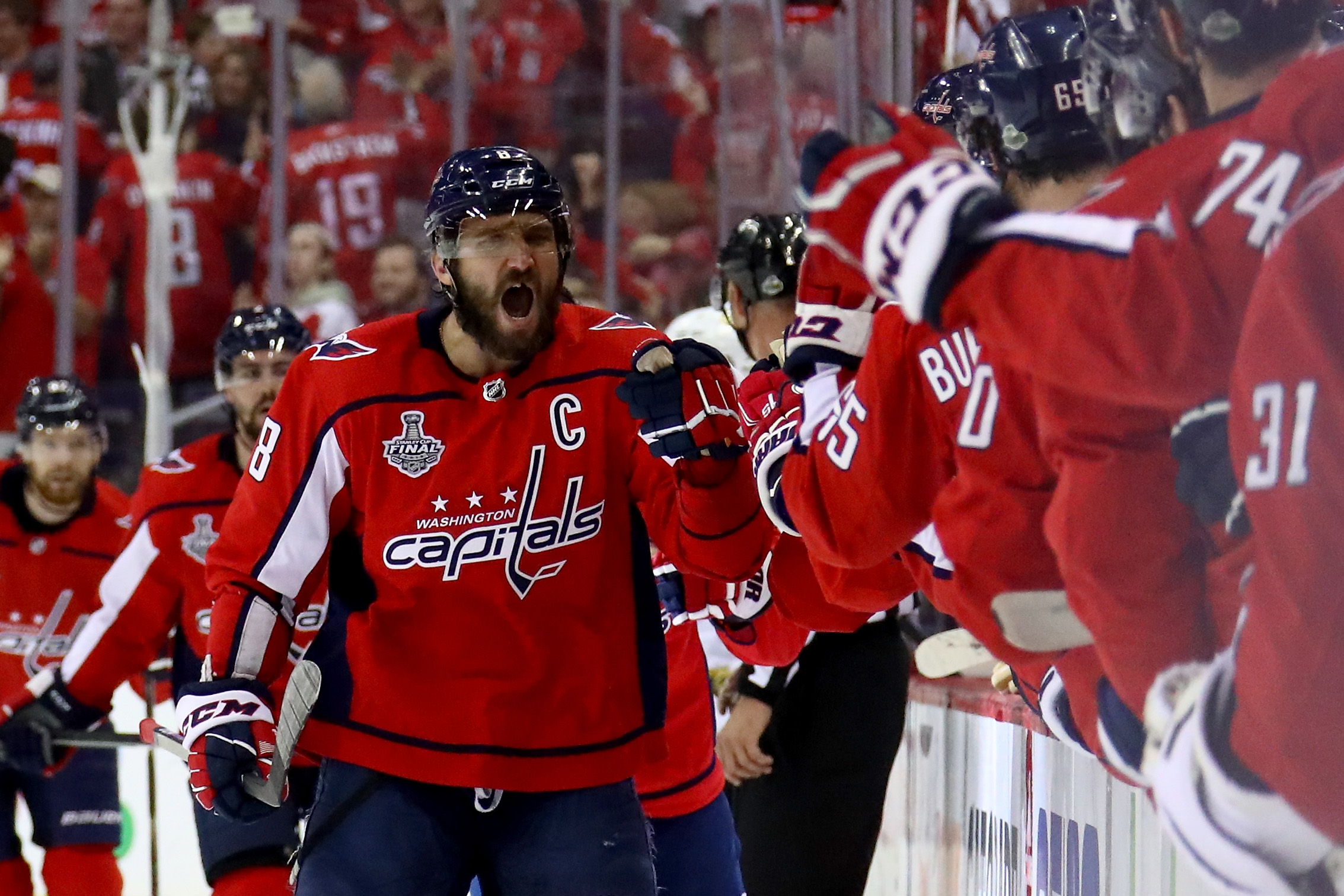 Стэнли вашингтон. Washington Capitals Овечкин. Овечкин Александр Вашингтон Вегас. Ovechkin Washington Capitals. Овечкин Александр форма Вашингтон Кэпиталз.